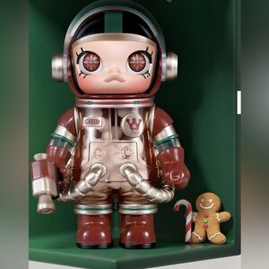 Mega Space Molly 100% Series 4 - Christmas 2024